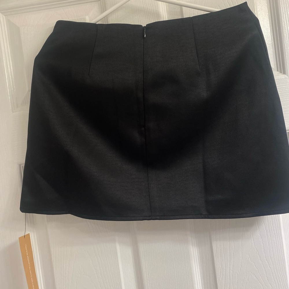 BNWT Reformation Two Pieces Set Vancouver Black Satin size 6 - Picture 11 of 13